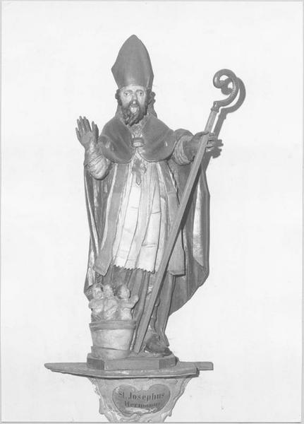 Groupe sculpté, console d'architecture : Saint Nicolas