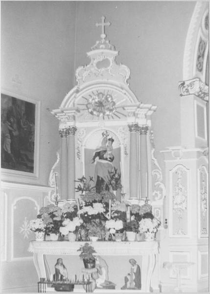 autel, statue : Vierge à l'Enfant (autel secondaire nord)