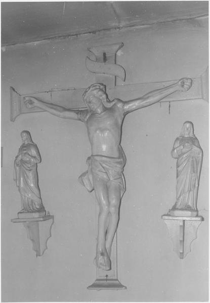 statue-croix de la sacristie : Christ en croix