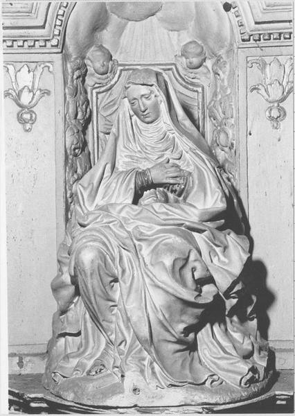 statue : Vierge de Douleur