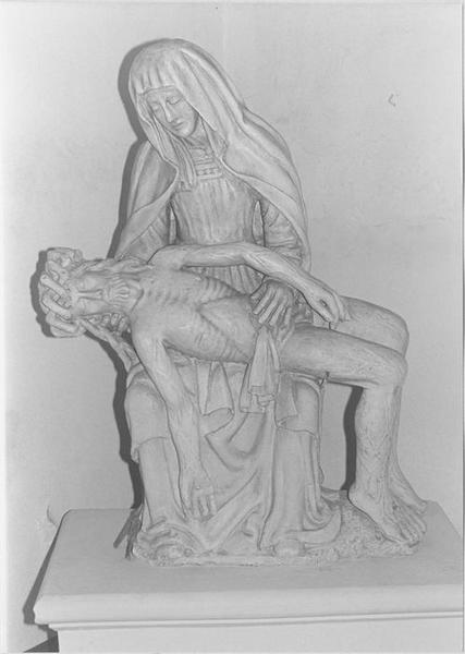 groupe sculpté : Vierge de Pitié