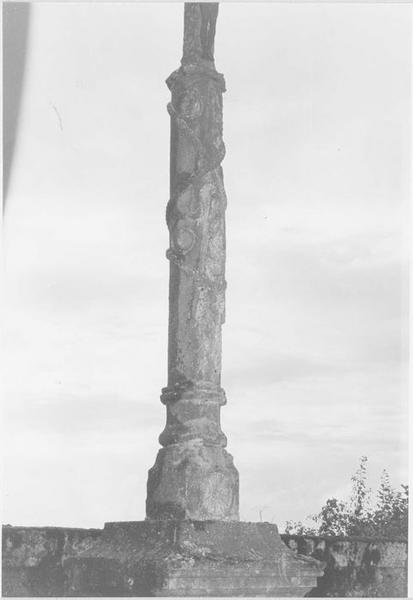 colonne dite colonne du bon Dieu de Pitié