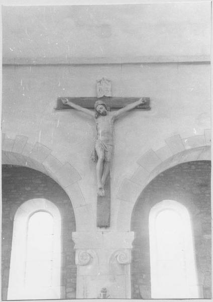 statue : Christ en croix dit Croix du prône