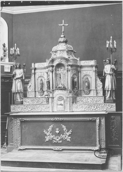 retable, tabernacle et 2 gradins du maître-autel