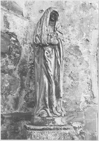 statue : la Vierge