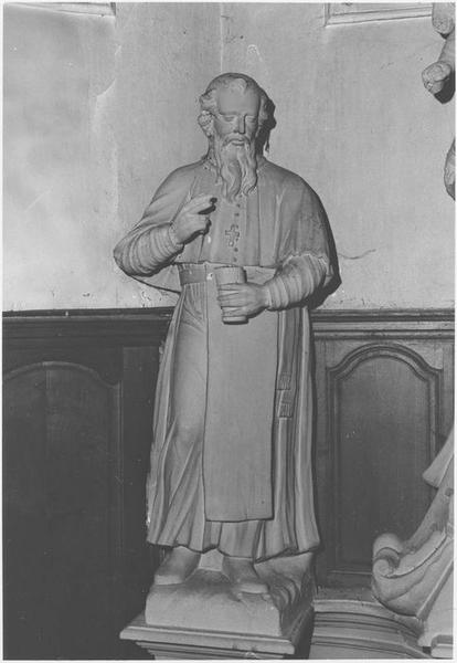 statue : Saint Benoît