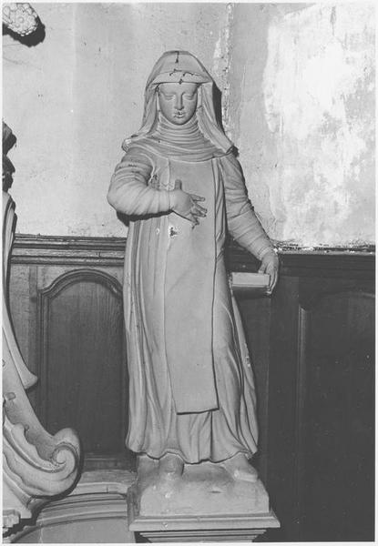 statue : Sainte Scholastique