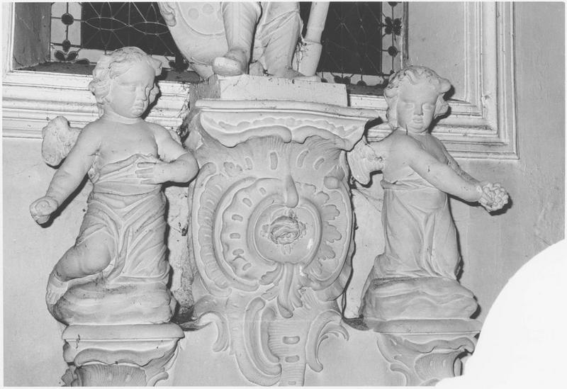 deux statues : Angelots