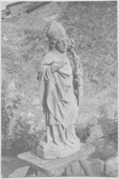 statue : saint Eloi (vue en entier de biais)