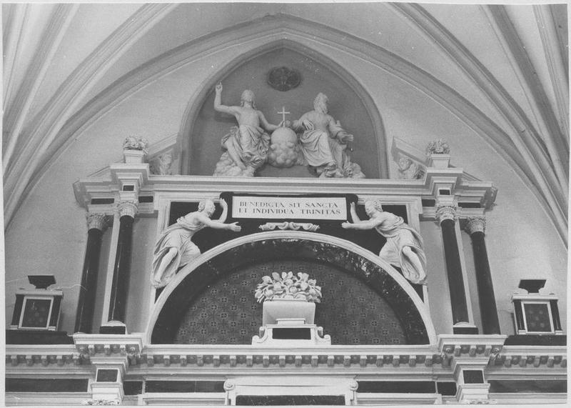 autel retable de la sainte Trinité (partie supérieure)