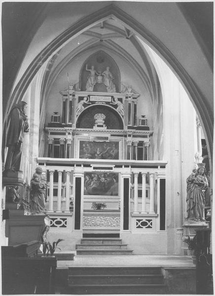 autel retable de la sainte Trinité, 2 reliquaires, clôture de chapelle, devant d'autel (in situ)