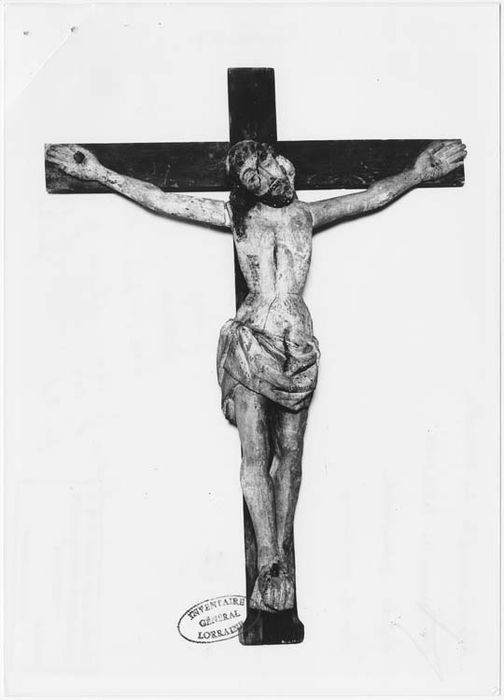 statue : Christ en croix