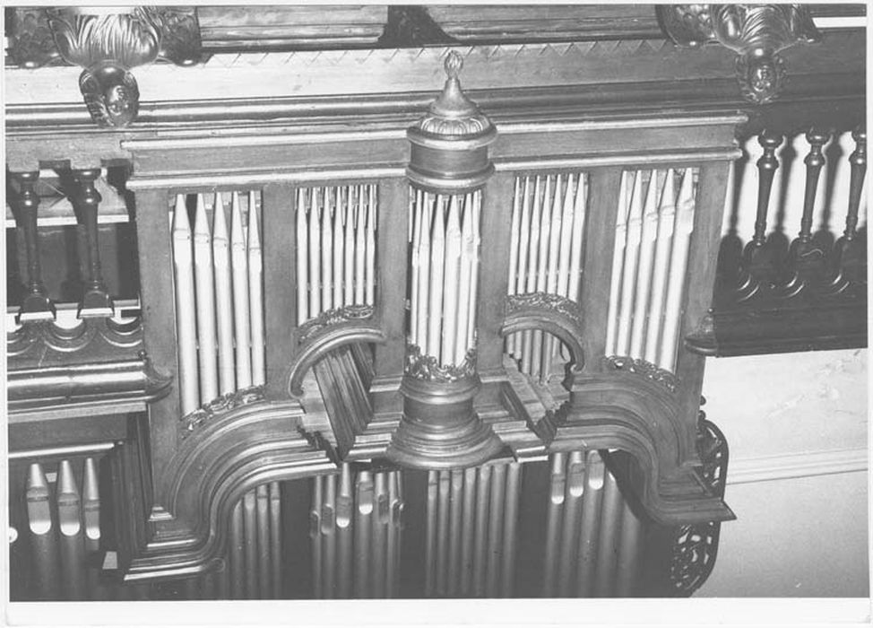 orgue de tribune, vue partielle