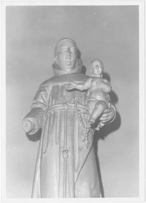 statue : Saint Antoine de Padoue, vue partielle