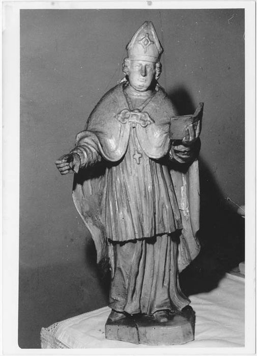 statue : Saint évêque