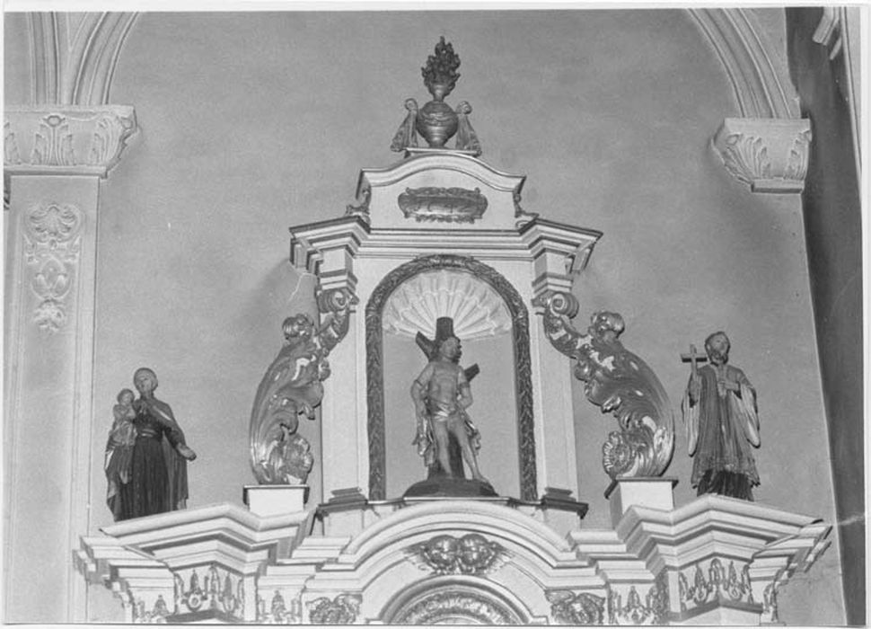 statues : Saint Joseph, Saint Sébastien, Saint Vincent de Paul