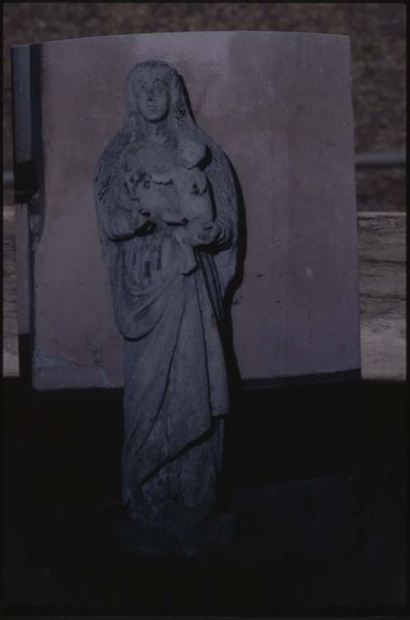 statue : Vierge à l'Enfant