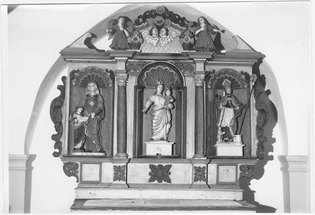 retable, statues : Vierge à l’Enfant, saint Willibrord, la Vierge et sainte Anne