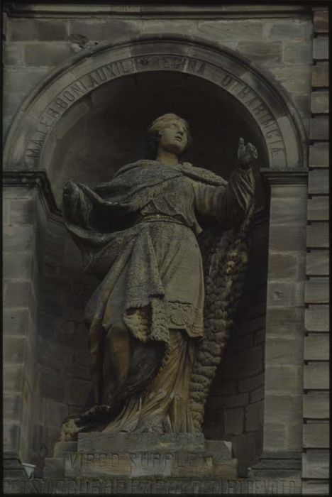 statue : Vierge (anciennement La France)