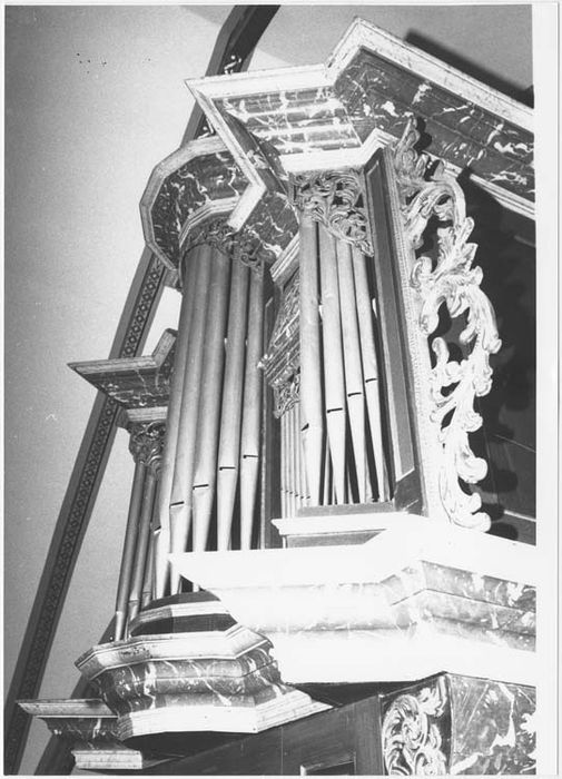 orgue de tribune, vue partielle