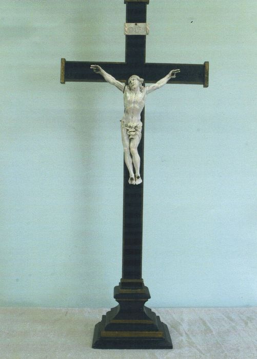 Croix de Saint-Arnould (crucifix)