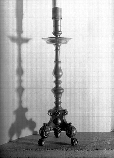 Chandelier d'autel en bronze - © Ministère de la Culture (France), Médiathèque du patrimoine et de la photographie, diffusion GrandPalaisRmn Photo