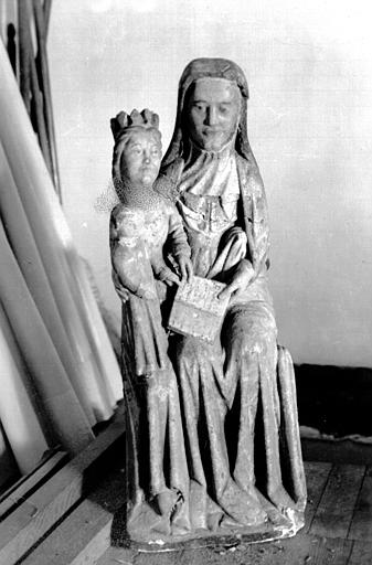 Groupe sculpté: Sainte Anne, la Vierge et l'Enfant - © Ministère de la Culture (France), Médiathèque du patrimoine et de la photographie, diffusion GrandPalaisRmn Photo