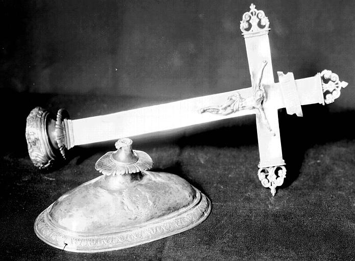 Croix d'autel en argent, état avant restauration