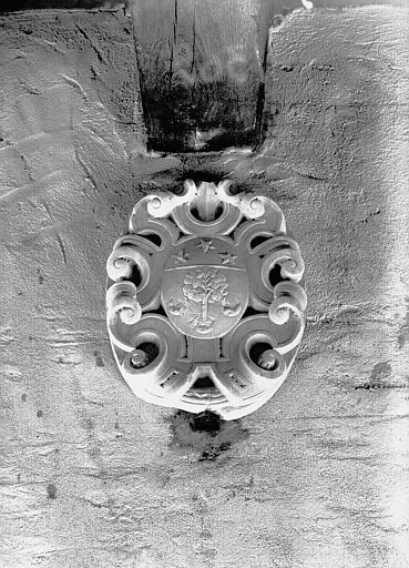 Ecusson, marbre sculpté - © Ministère de la Culture (France), Médiathèque du patrimoine et de la photographie, diffusion RMN-GP