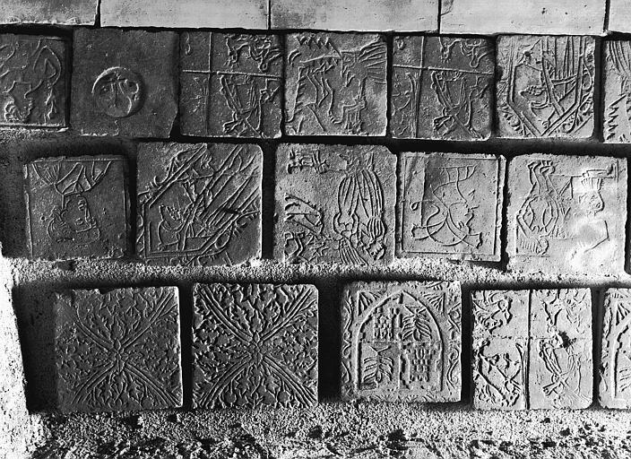 Carreaux de dallage gravés, brique : sujets divers - © Ministère de la Culture (France), Médiathèque du patrimoine et de la photographie, diffusion RMN-GP