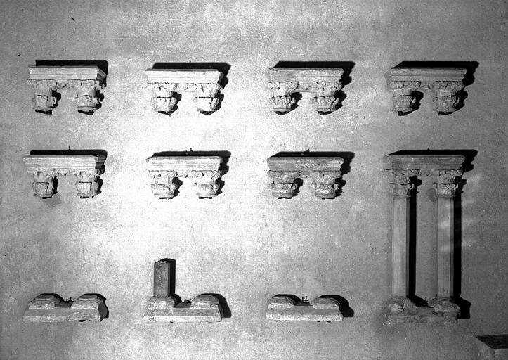 Bases et chapiteaux de colonnettes jumelées, marbre - © Ministère de la Culture (France), Médiathèque du patrimoine et de la photographie, diffusion RMN-GP