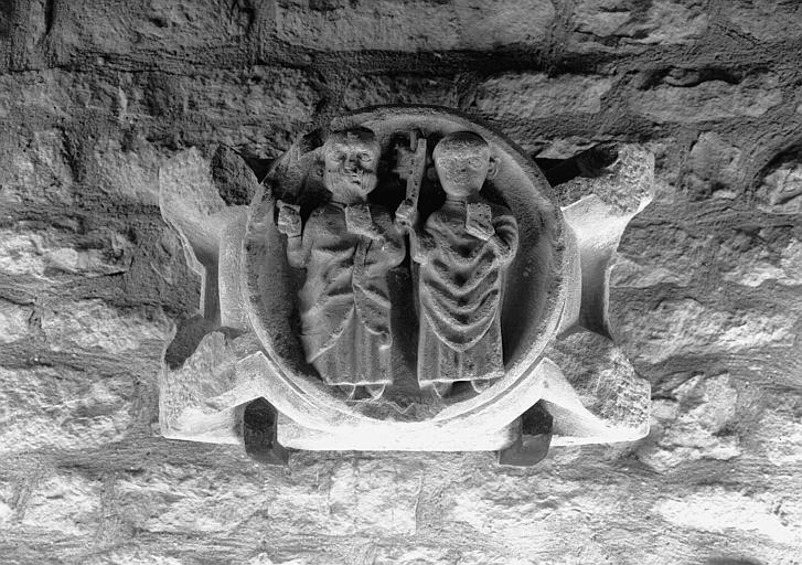 Clef de voûte en grès : saint Pierre et saint Paul - © Ministère de la Culture (France), Médiathèque du patrimoine et de la photographie, diffusion RMN-GP