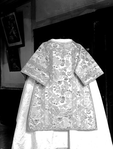 Chapelle d'ornements : brocart soie et or, dalmatique - © Ministère de la Culture (France), Médiathèque du patrimoine et de la photographie, diffusion RMN-GP