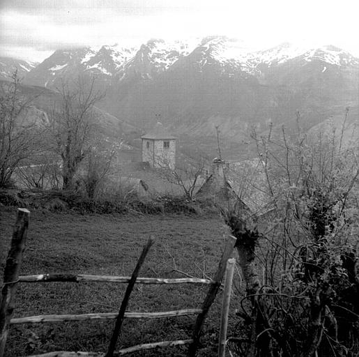 Vue de l'église et des abords