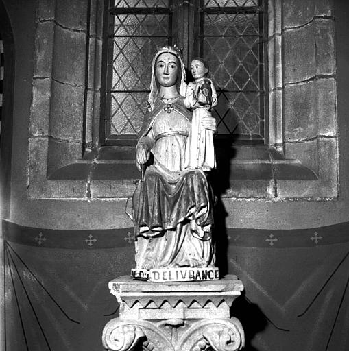 Statue en bois sculpté et peint : Vierge à l'Enfant
