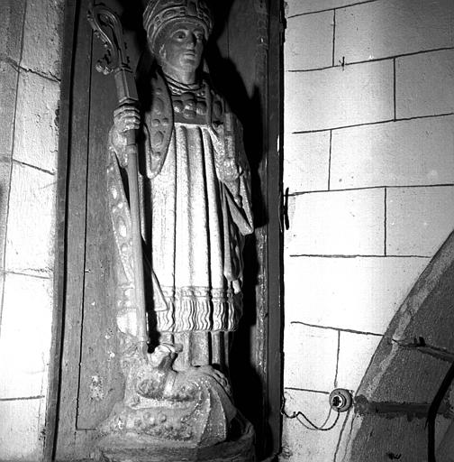 Statue en pierre peinte : saint Méen - © Ministère de la Culture (France), Médiathèque du patrimoine et de la photographie, diffusion RMN-GP