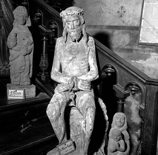 Statue en bois: Christ aux liens