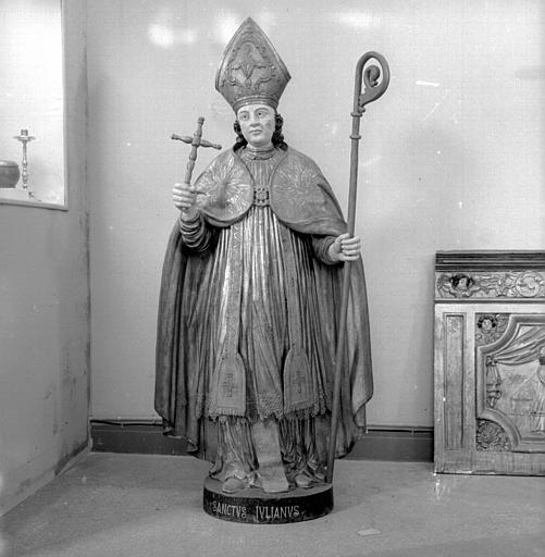 Statue en bois doré : saint Julien évêque - © Ministère de la Culture (France), Médiathèque du patrimoine et de la photographie, diffusion RMN-GP