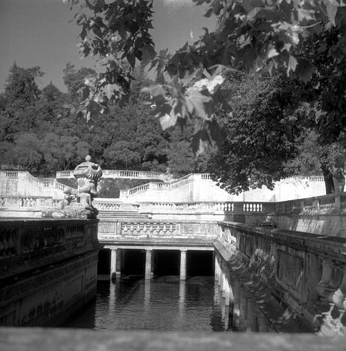 Bassin inférieur des anciens bains romains