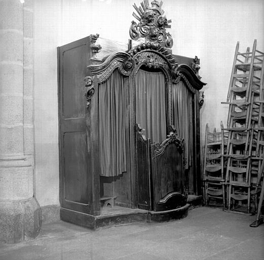 Confessionnal en bois sculpté - © Ministère de la Culture (France), Médiathèque du patrimoine et de la photographie, diffusion RMN-GP