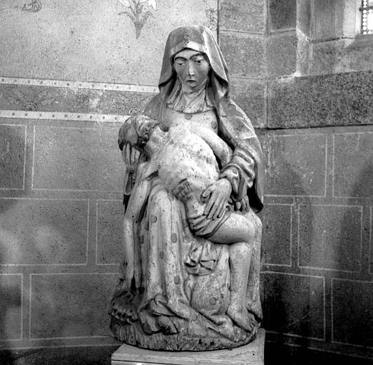 Groupe en bois peint : Vierge de Pitié - © Ministère de la Culture (France), Médiathèque du patrimoine et de la photographie, diffusion RMN-GP