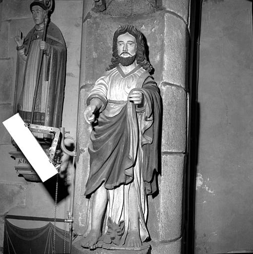 Statue en bois polychromé : saint Jean-Baptiste