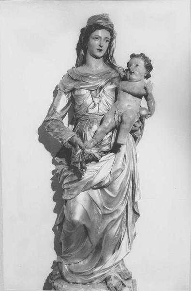 statue : Vierge à l'enfant, vue générale - © Ministère de la Culture (France), Médiathèque du patrimoine et de la photographie (objets mobiliers), tous droits réservés