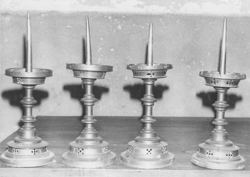 4 chandeliers, vue générale
