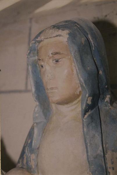 groupe sculpté : Vierge de Pitié, détail du visage de la Vierge