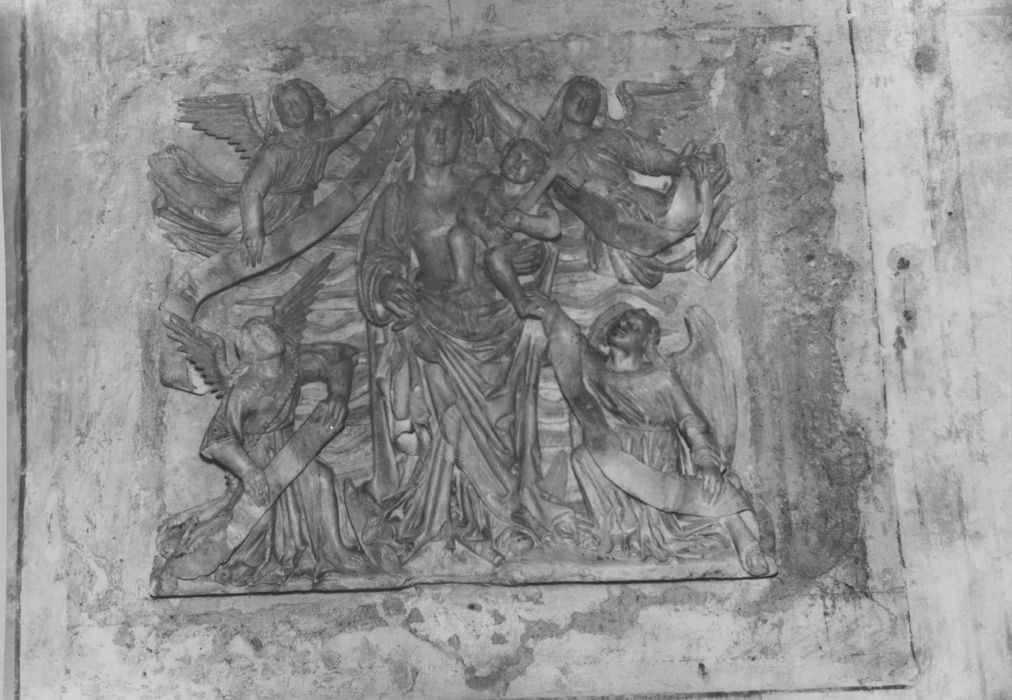 bas-relief : Vierge à l'enfant, vue générale