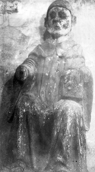 statue : un moine assis (de face) - © Ministère de la Culture (France), Médiathèque du patrimoine et de la photographie (objets mobiliers), tous droits réservés