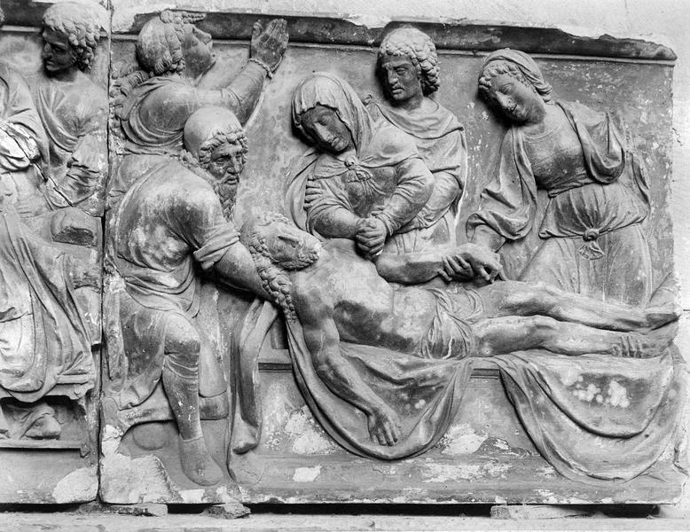 retable, 2 bas-reliefs : la Cène, la Mise au tombeau