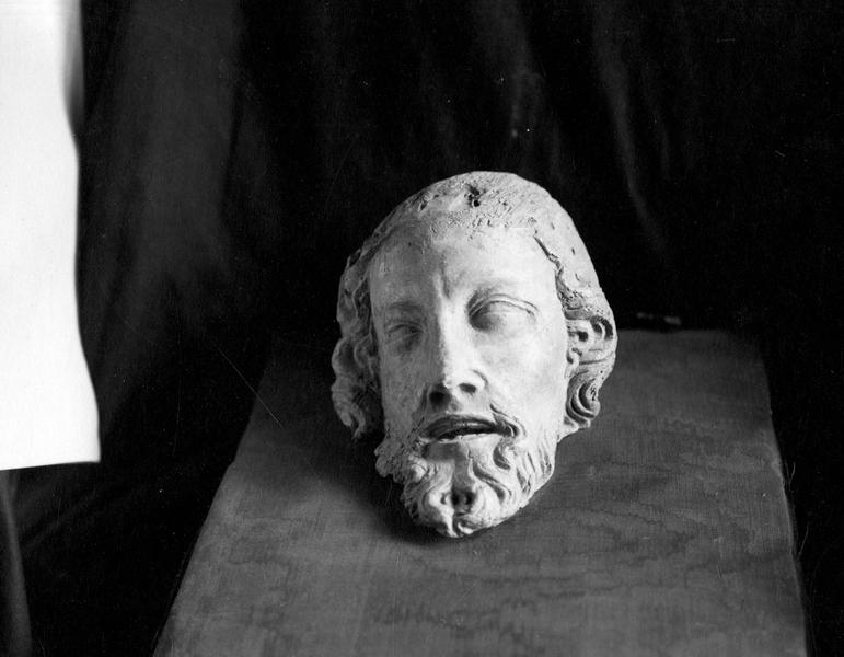 statue : Christ - © Ministère de la Culture (France), Médiathèque du patrimoine et de la photographie (objets mobiliers), tous droits réservés