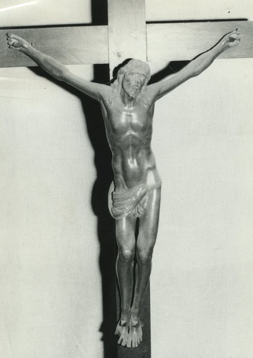 statue (statuette) : Christ en croix